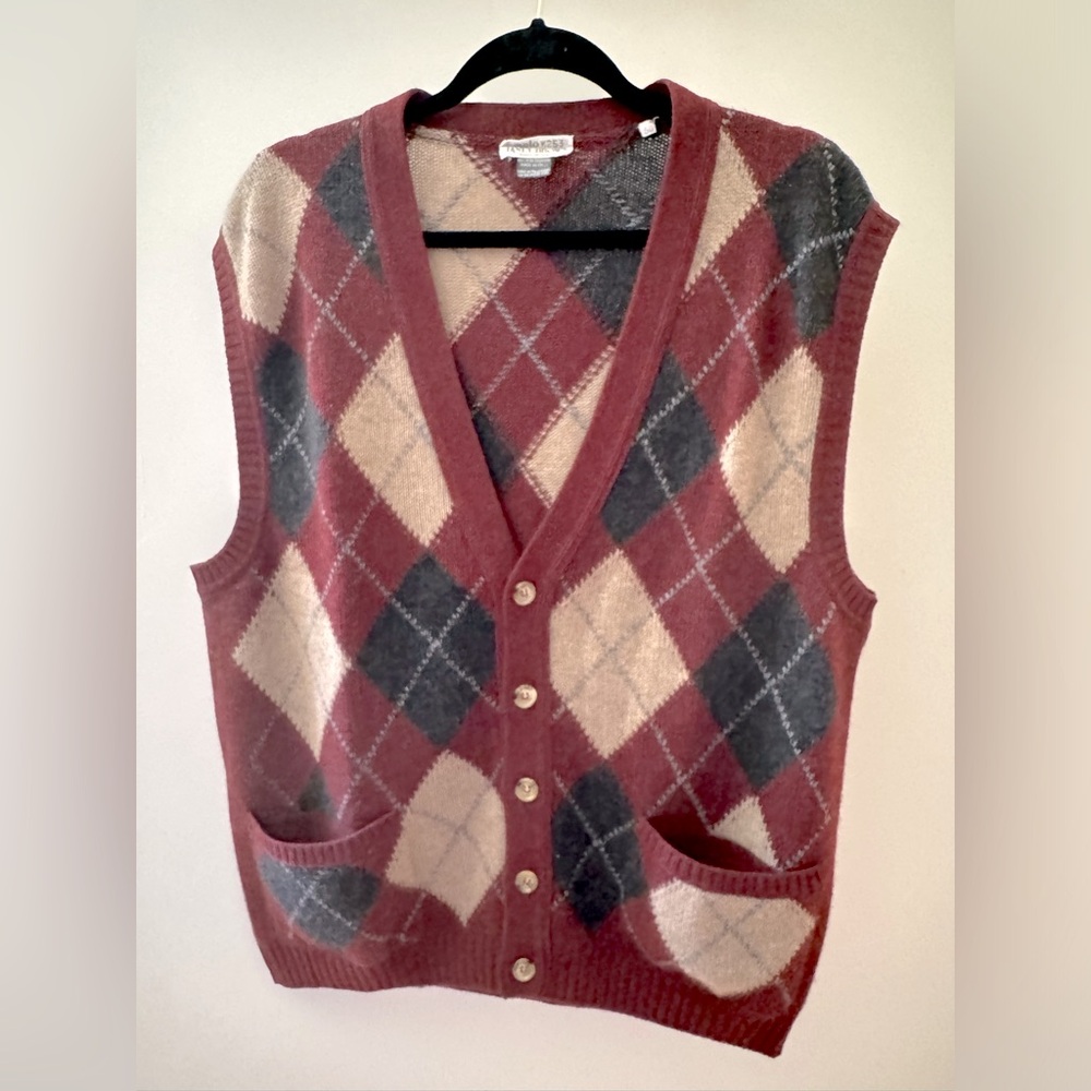 Malo Red and White Argyle Vest